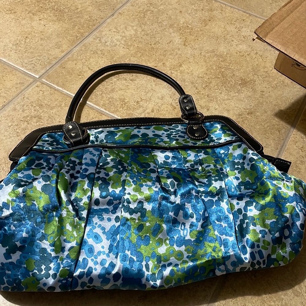 Apt 9 hand bag